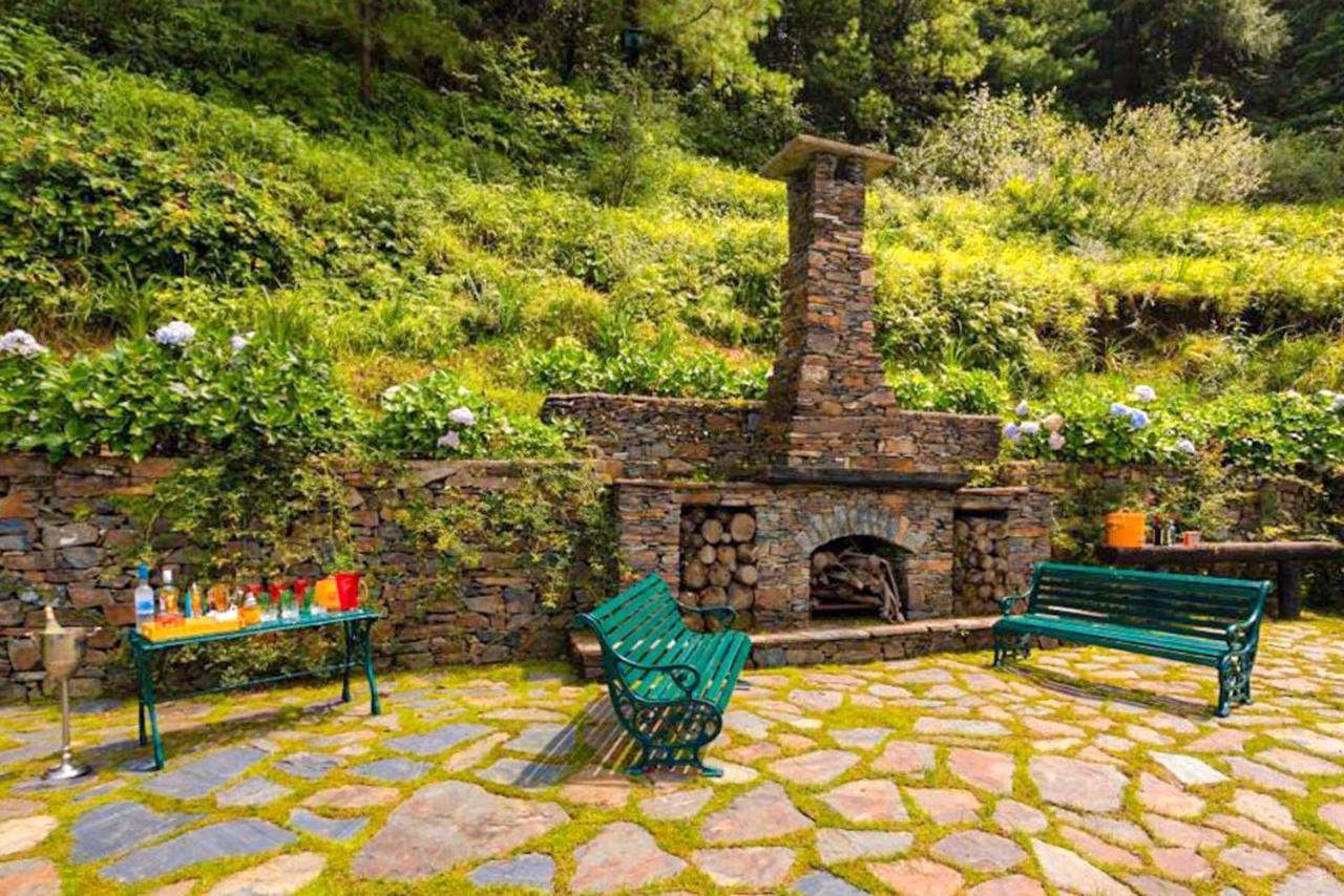 Stayvista At Violet Hill With Bonfire, Gazebo & Hill View Шимла Экстерьер фото